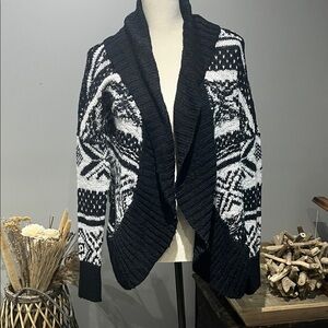 Abercrombie & Fitch Black and White Cardigan